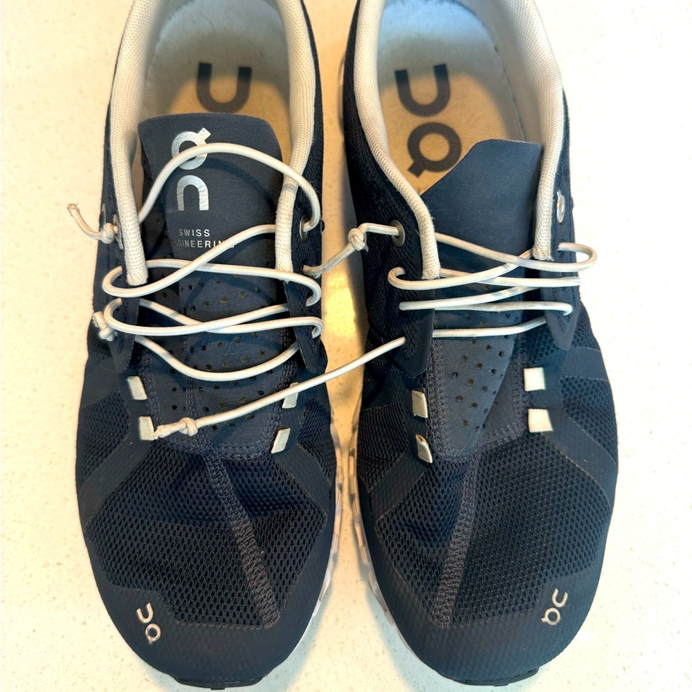Like New Boys Oncloud Sneakers Navy